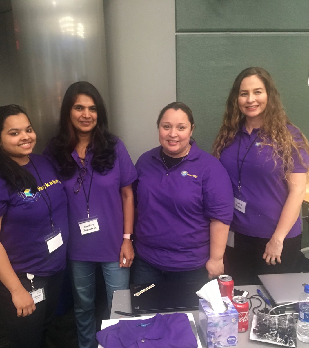 devanshis24's tweet photo. Cheers for the team 🎉🎉 #IWDENHack18 #enhack18 https://t.co/nXZ6Elm2j3