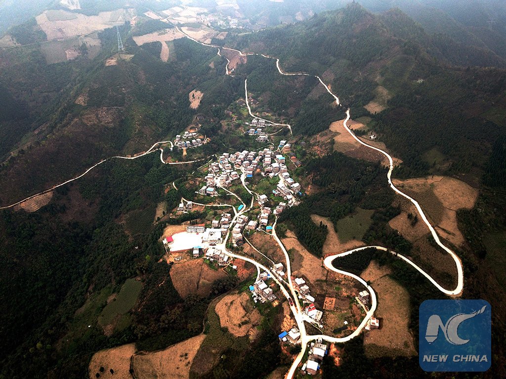 KenyaCarBazaar's tweet photo. Amazing road construction work done in #China's remote mountainous areas of Baise, south China's #Guangxi https://t.co/77Jn8VWz8k