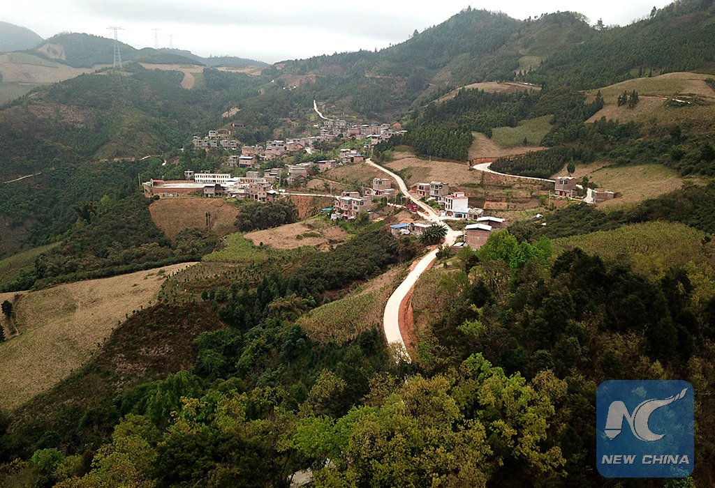 KenyaCarBazaar's tweet photo. Amazing road construction work done in #China's remote mountainous areas of Baise, south China's #Guangxi https://t.co/77Jn8VWz8k