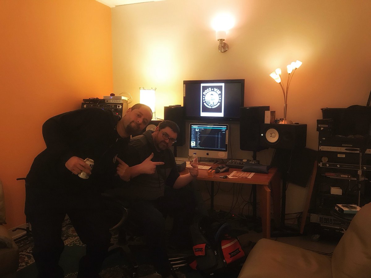 dogsofwarmusic's tweet image. The Glow! #WarmGlowStudios