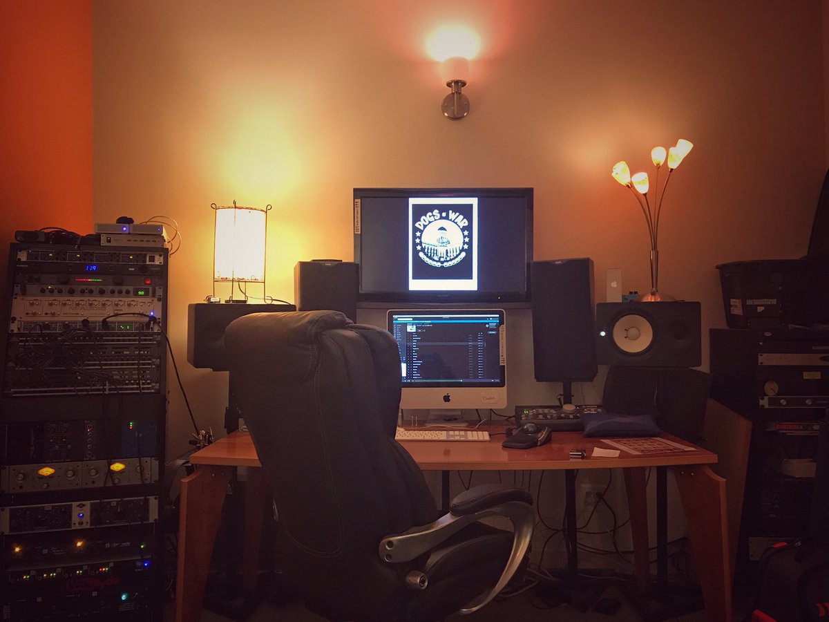 dogsofwarmusic's tweet image. The Glow! #WarmGlowStudios