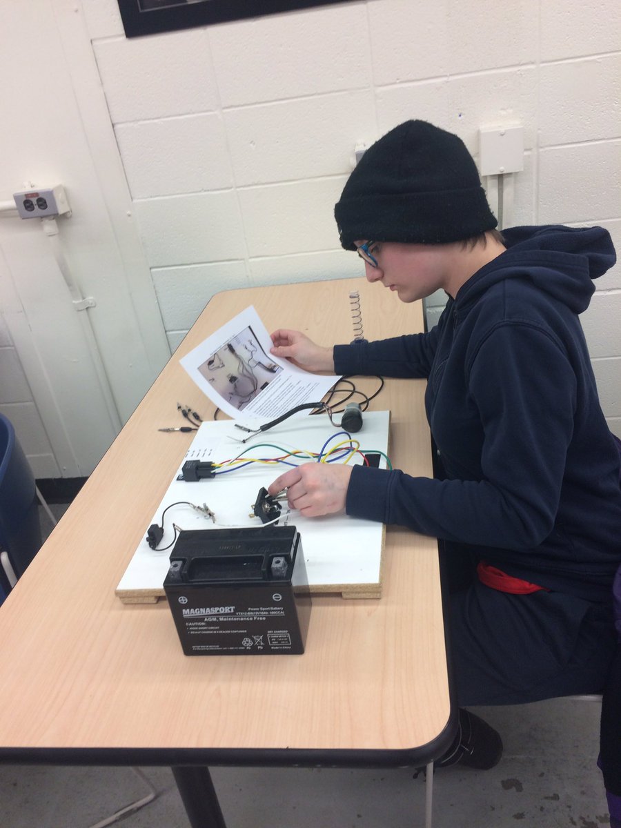 caroline_walch's tweet photo. #naitautomotives @WITT_NAIT hosting @girlguidesofcan learning about car scanners and electrical in cars. #experienceyourfuture https://t.co/p74qXsVDun