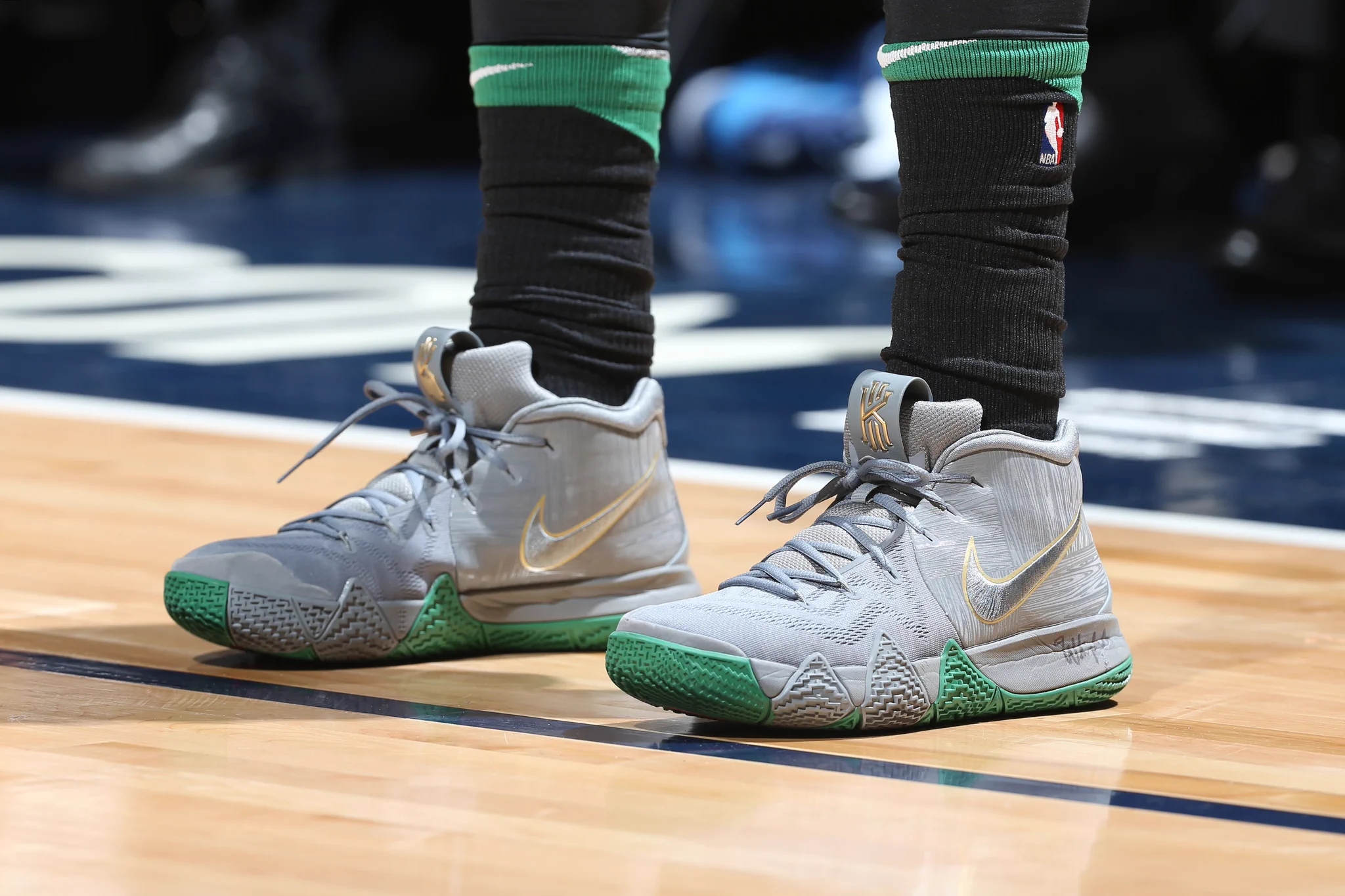 シューズ(男性用) Nike Kyrie 4 \