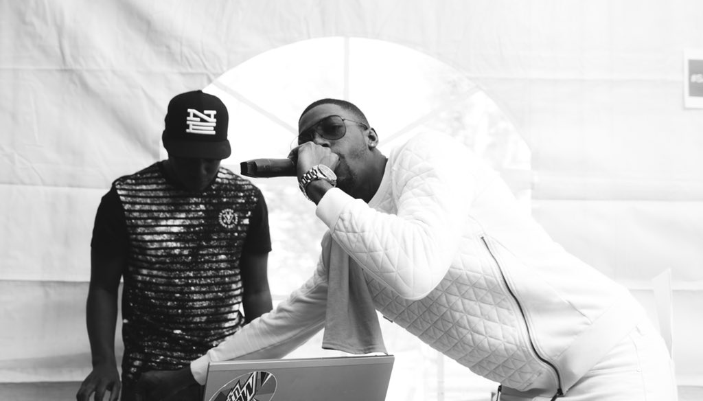colbycboone's tweet photo. Search for Happiness everyday battle depression every night Black|White with a “🌱” make it just right
•
•
•
•
•
Visuals by @stephenxmichael 🌱
#INeverLeftTheMic #IjustChangedTheMessage #SauceGala #GraduationSoon #LeaveYourLegacy #Heartless2 #SupportBlackPhotographers ♥️ https://t.co/4celhw6mba