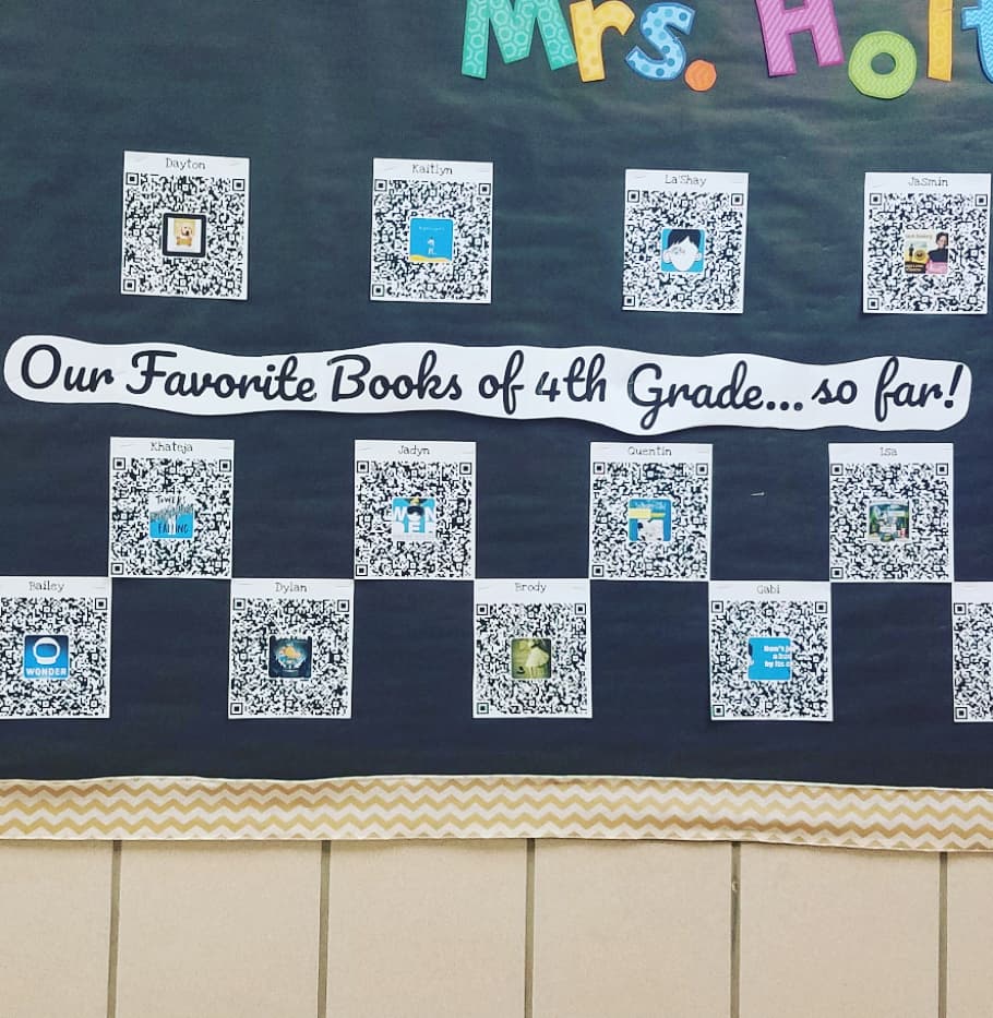 MrsKHolt4's tweet photo. #OpenHouse bulletin board: #qrcodes linked to Ss talking about their favorite books from 4th grade (so far!) using @Seesaw and displays of strong vs. weak testing strategies for parents and students to examine as those assessments are right around the corner.
#afl #strongandweak https://t.co/stfBkOwA6P