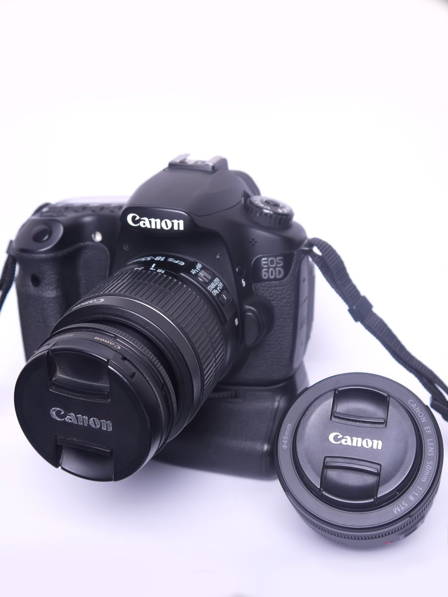 Siapa tau teman teman ada yang sedang cari kamera untuk perkuliahan atau bekerja, saya jual kamera Canon 60d + lensa kit + lensa fix 50mm stm + Vertical grip. Kondisi oke sekali dan ada banyak free buat teman yang membeli dengan tidak nego. Sikat!!