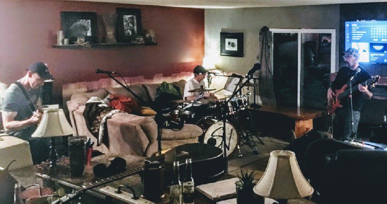 SteveNewsome_'s tweet photo. When your house transforms into rehearsal spaceππΆπ
#home #house #band #rehearsal #musicians #instruments #sound #awesome
.
.
#originalsong #iaintlookingforafight #request #radio #itunes #spotify #youtube #canadiancountry #music #alberta #stonyplain #newsome #snlogo #teamsteve https://t.co/skBmmpk8Zf