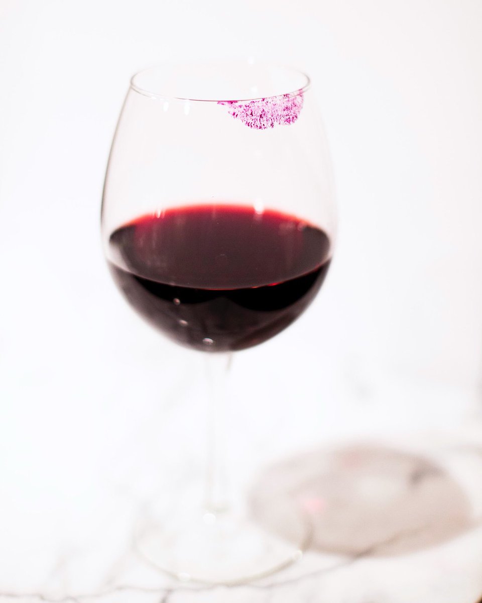 Wine isn’t the only thing that gets better with age 💋#InternationalWomensDay 
___
#Chicago #WholeFoods #WomensDay #wine #redwine #wino #vino