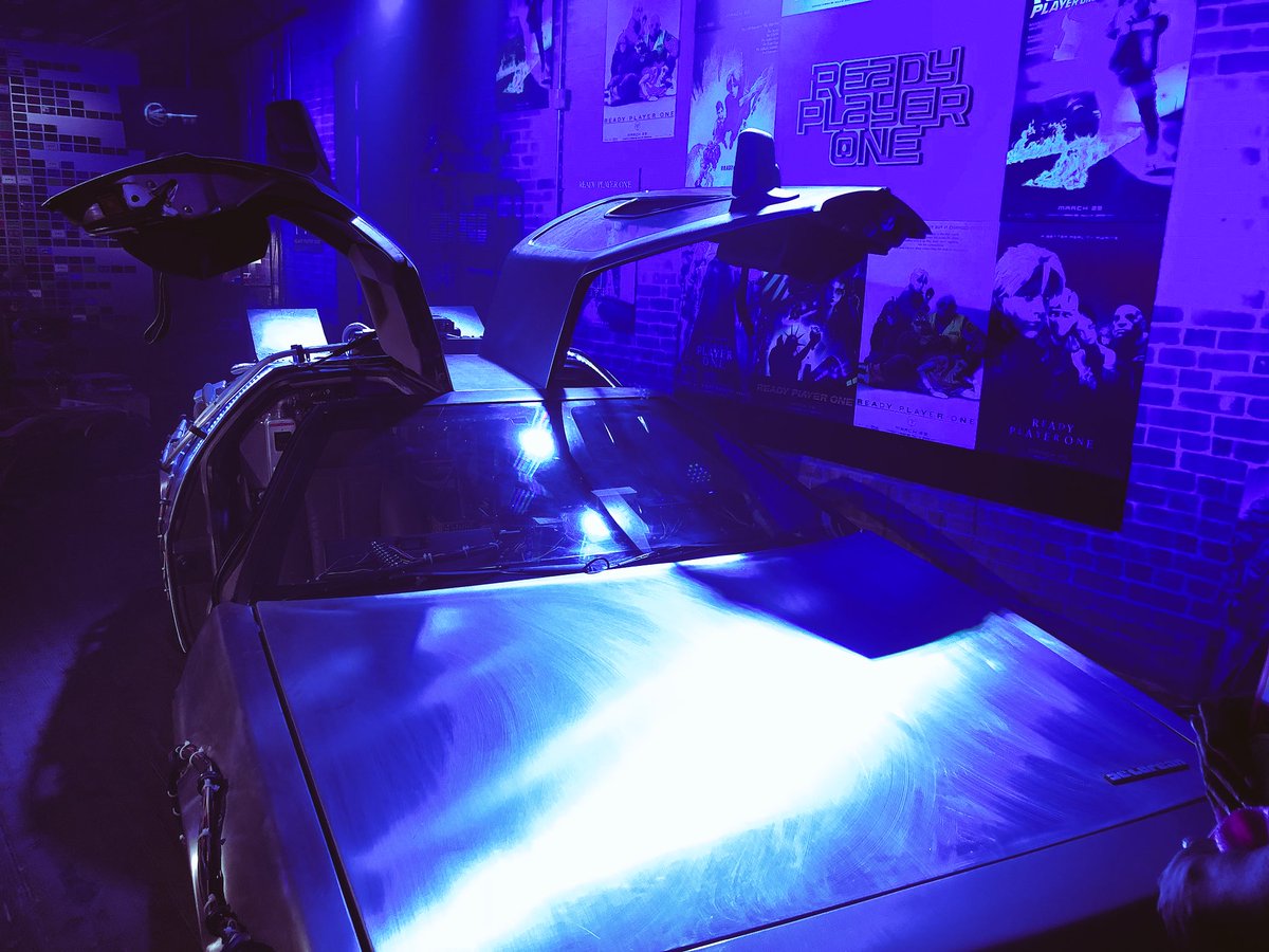 Erik Davis And The Finale Readyplayerone Star Tye Sheridan Dj Ing With A Vr Headset On