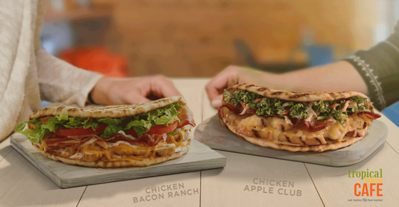 TSCOntheGo's tweet photo. #FlatbreadFriday is a whole new thing when any Flatbread with a side is just $5! Enjoy through March 2018! #NotJustSmoothies #WhatsforLunch https://t.co/IzIFz9wdbn