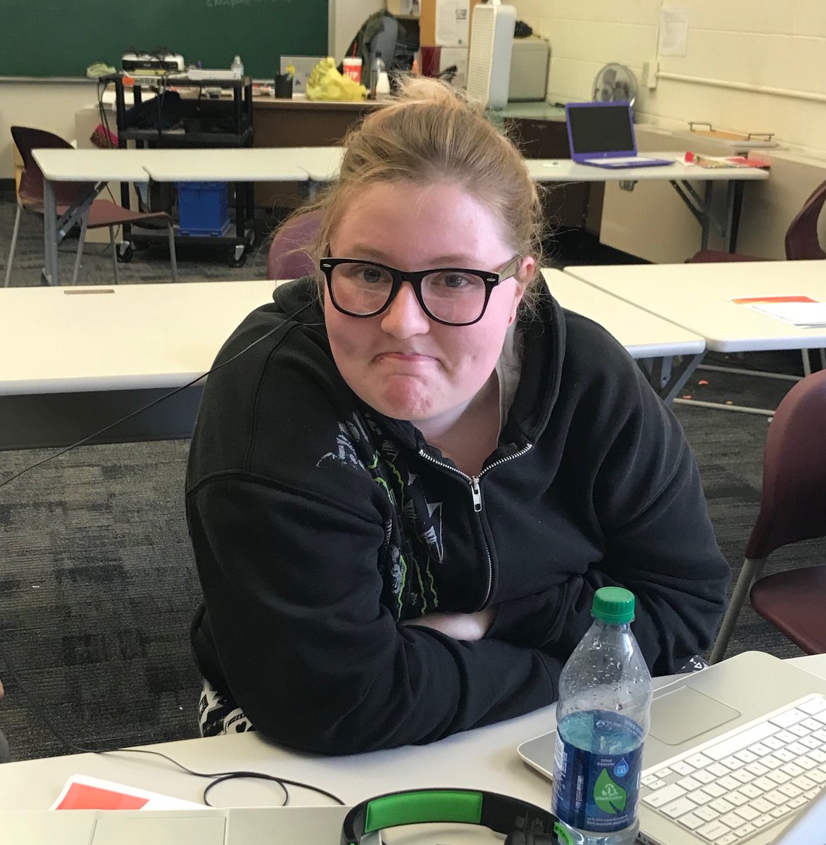 RAES33's tweet photo. This S’s last day with us @RAES33! Congratulations on completing your H.S. Diploma!!! We’re so proud of you!!! #RAESthebar https://t.co/u6EQkdipBl