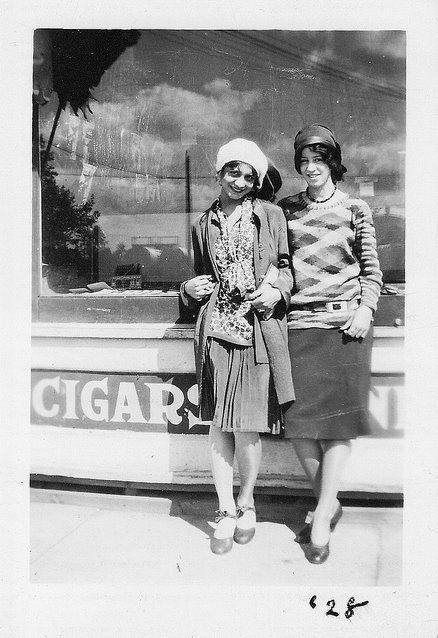 CatsMeowDoll's tweet photo. 1928 #1920s #VintagePhoto #friends #women #VintageDancer #Vintage #1920sWomen #1928 #friends #1920sPicture #1920sPhoto #CatsMeowDoll https://t.co/yUFgJKj46Y