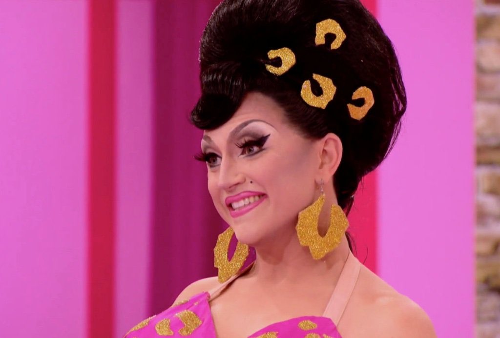 hannahnicholls_'s tweet photo. My heart says #TeamTrixie ,
My brain says #TeamShangela
But my soul will always say #TeamDela 😭😩❤️
they ALL deserve to win #AllStars3 !! https://t.co/VL8p3sql7h
