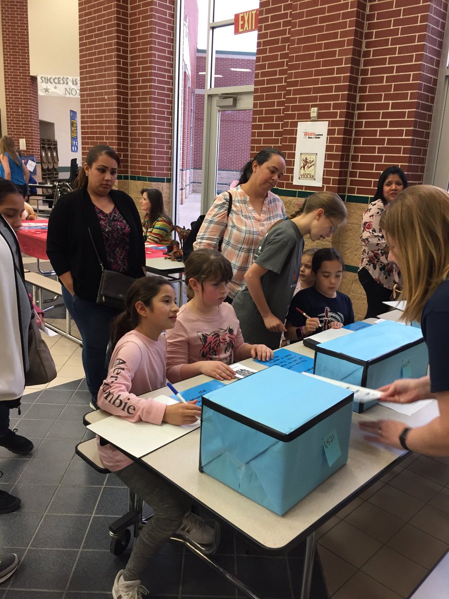 TerrieLynn1210's tweet photo. #mathnight @cryarcats https://t.co/xZkvIY3l81