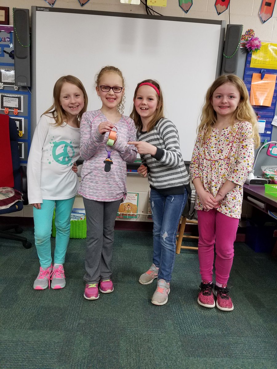 kassraines's tweet photo. Mrs. Sandlin's class was hard at work in their groups today building pots of gold to match a picture model with limited materials. They did awesome! #WeAreNR #MyOhioClassroom https://t.co/RjathB07MD