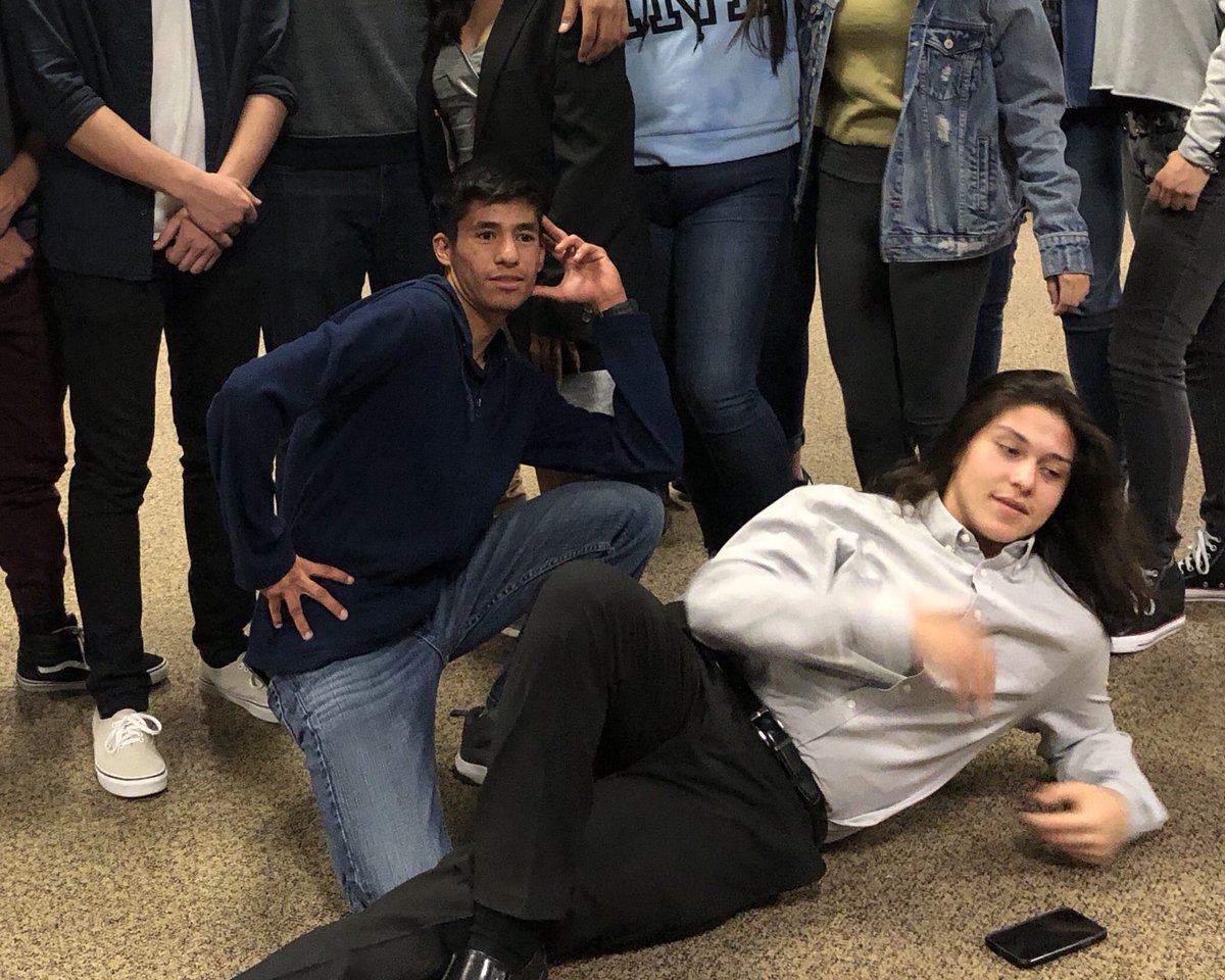 evande_MECHS's tweet photo. So much talent and support in this #mechs junior class! #MECHSPRIDE #loveya #missiontalentshow https://t.co/vtPA1Np0pq