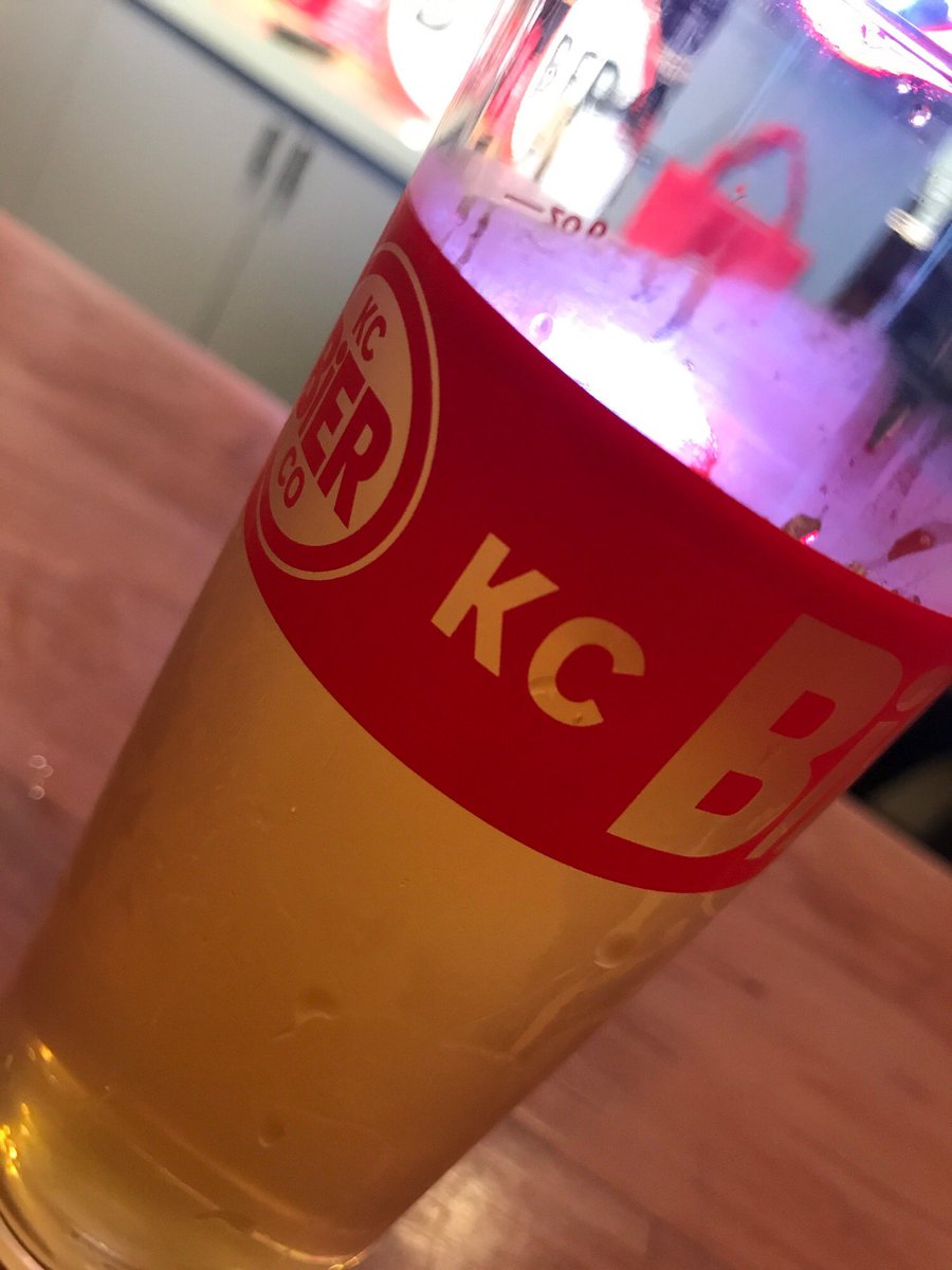 WhatnotBrewing's tweet photo. Great to visit @KCBierCo this evening. Loved the Berliner and the Helles https://t.co/6K0aHehv09