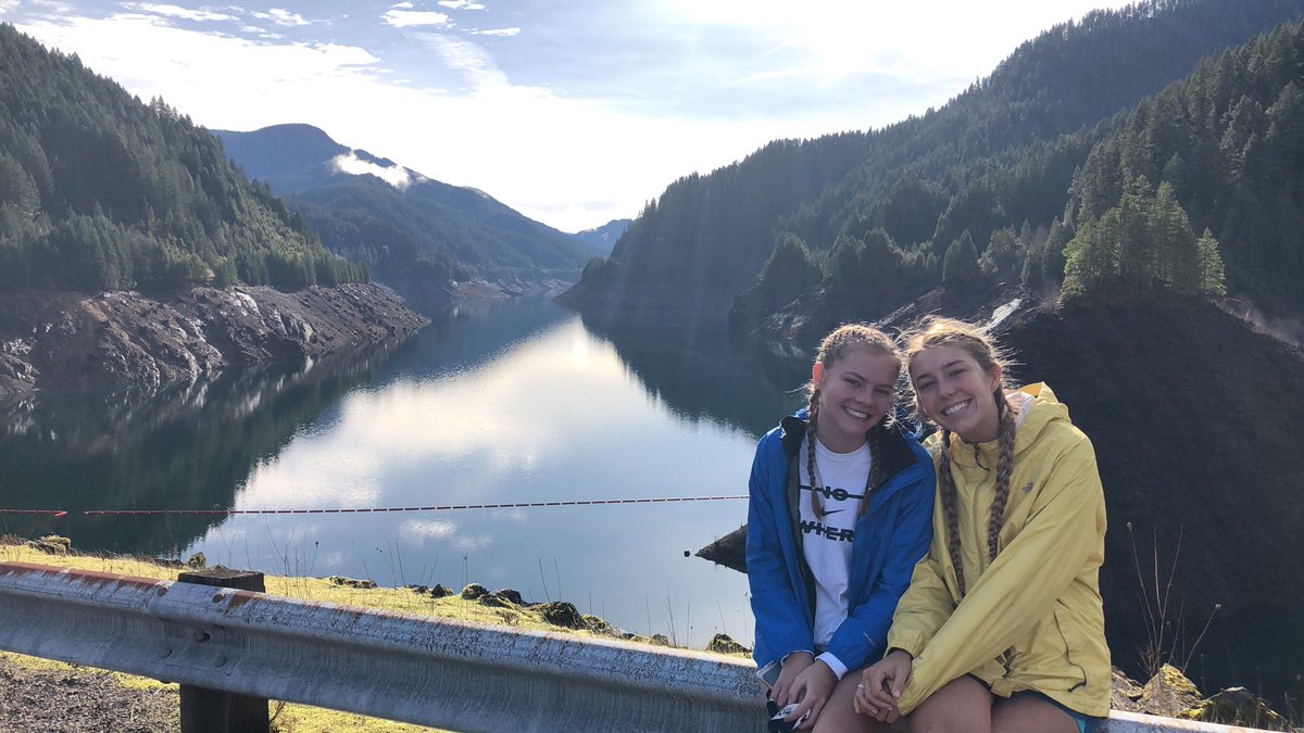 HHersh2's tweet photo. HBD DEMIIIII🤩 love you long time and can’t wait to be roomies💖🎊 https://t.co/jPav43maH1
