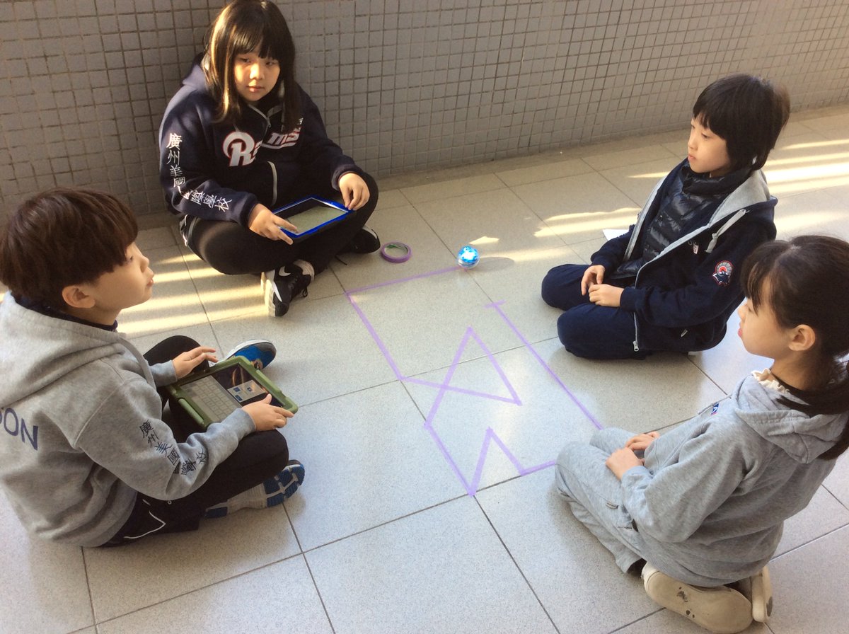 VintnerAngela's tweet photo. 4V Ss design and code Sphero robot mazes to inquire into angles, lines, line segments, and rays. #4VCoolStuff201718 #AISGZ #edtech https://t.co/Zb2fGZR3OP