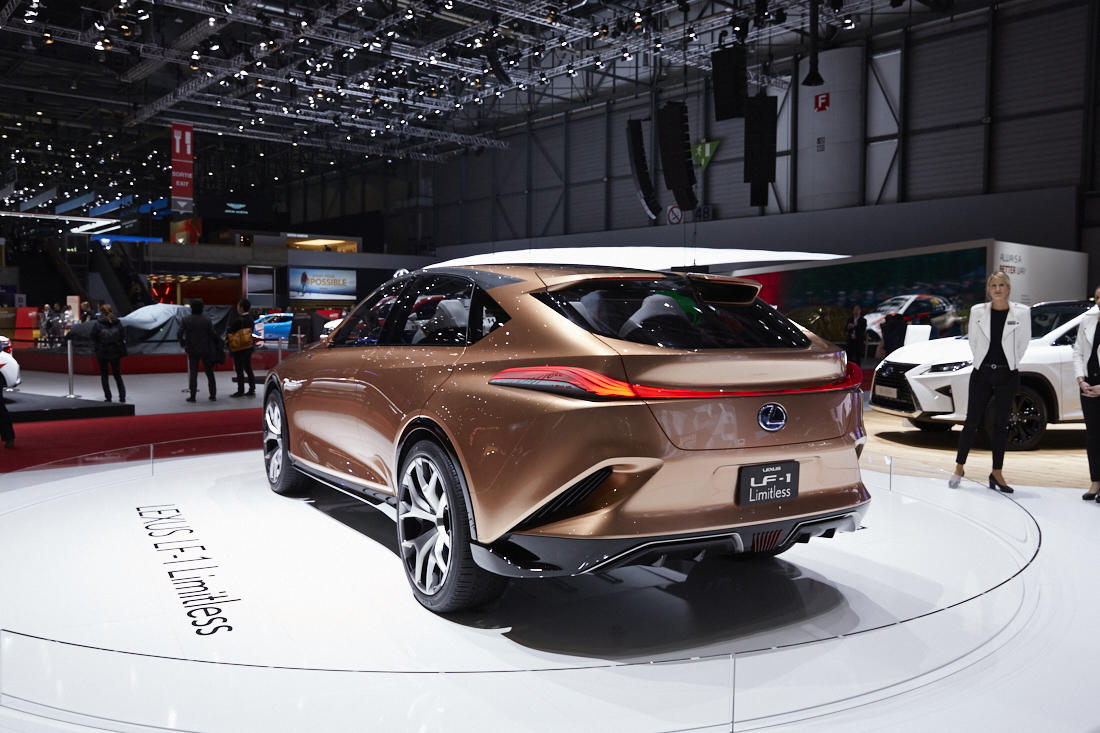 lexus_jpn's tweet photo. 【#ジュネーブモーターショー レポート】
1月に世界初公開されたフラッグシップ・クロスオーバーのコンセプトカー「Lexus LF-1 Limitless」。
⇒ https://t.co/dM8jv8ILt1
#レクサス #LF1Limitless #ジュネーブモーターショー2018 #LEXUS https://t.co/y8uJsYs5Jd
