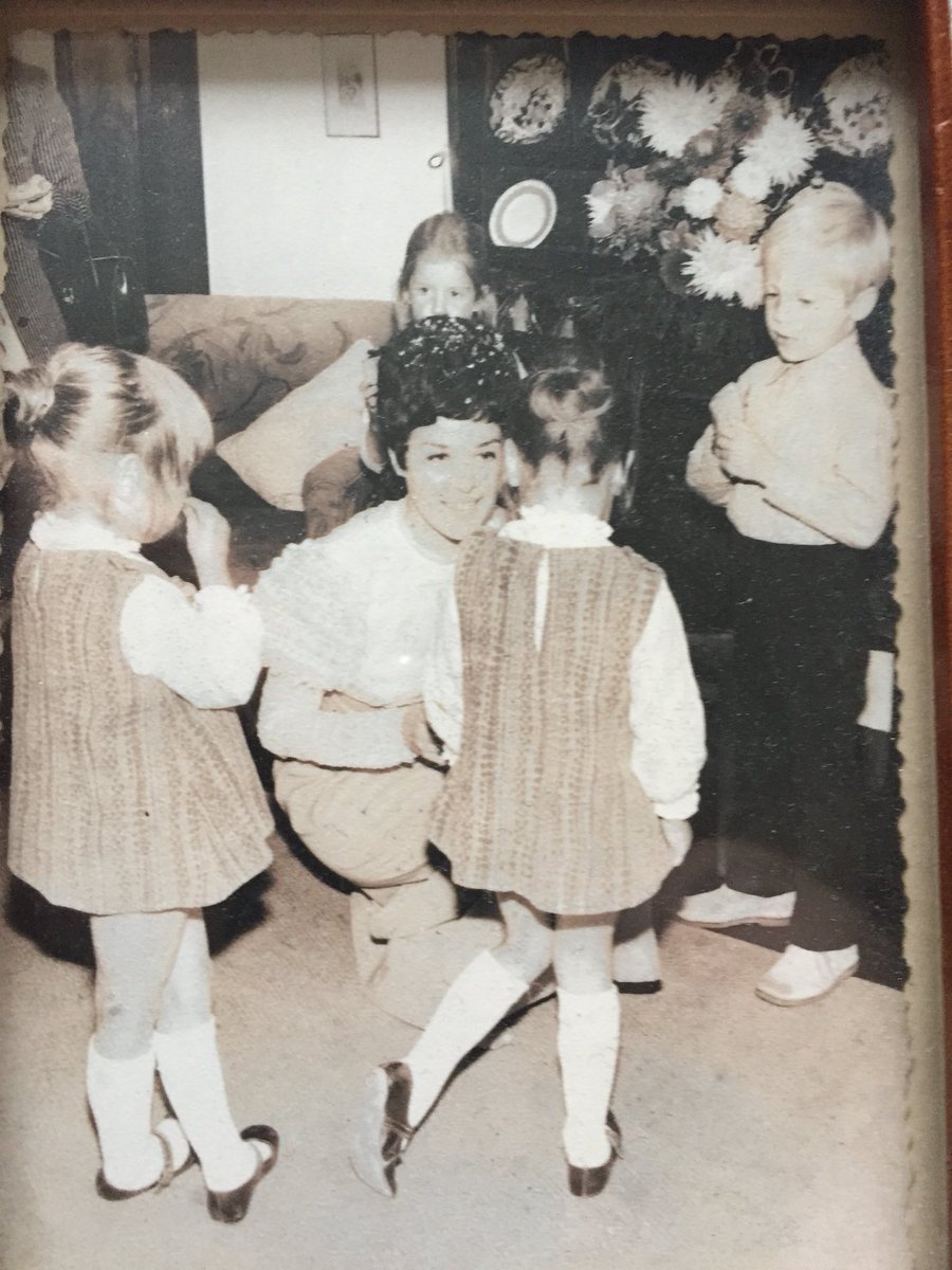 emmaryan96's tweet photo. On #internationalwomensday lets put an end to period poverty. More than 137,000 young girls are missing school because they can’t afford sanitary products.  @always will donate a pad to a school for every throw back photo uploaded using the # #EndPeriodPoverty #ThrowbackThursday https://t.co/gGE4Igtuyd