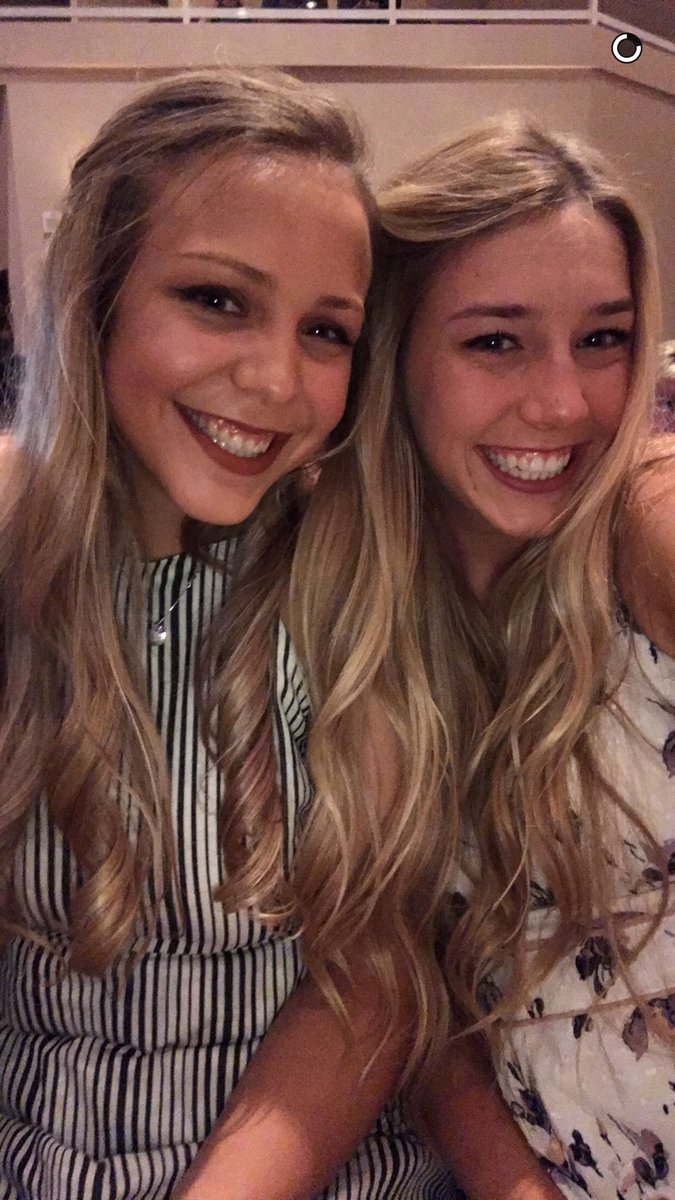 juliaa_1188's tweet photo. Happy flippin birthday pretty girl! Miss you 🌻💕 https://t.co/r4vaznf4UF
