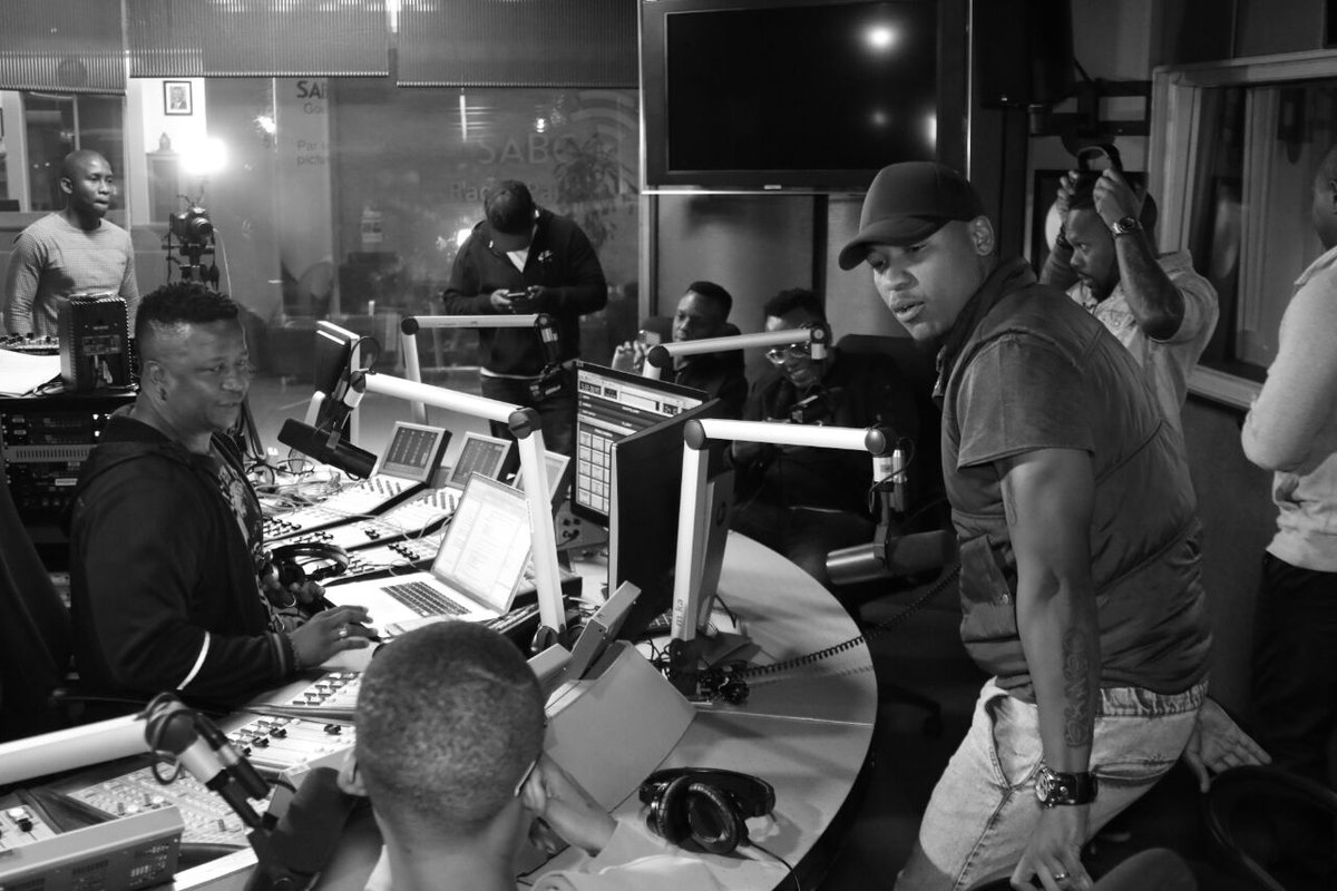 FreshBreakfast_'s tweet photo. We are ESkhaleni with Skwatta Kamp as our #FamousFreshFridays Guest Co-host paying tribute to #Flabba &amp; dropping a song for him on #FreshExclusive with @DJFreshSA @MphoMaboi @AngieKhumalo on #FreshBreakfast https://t.co/FvvDJ0gndj
