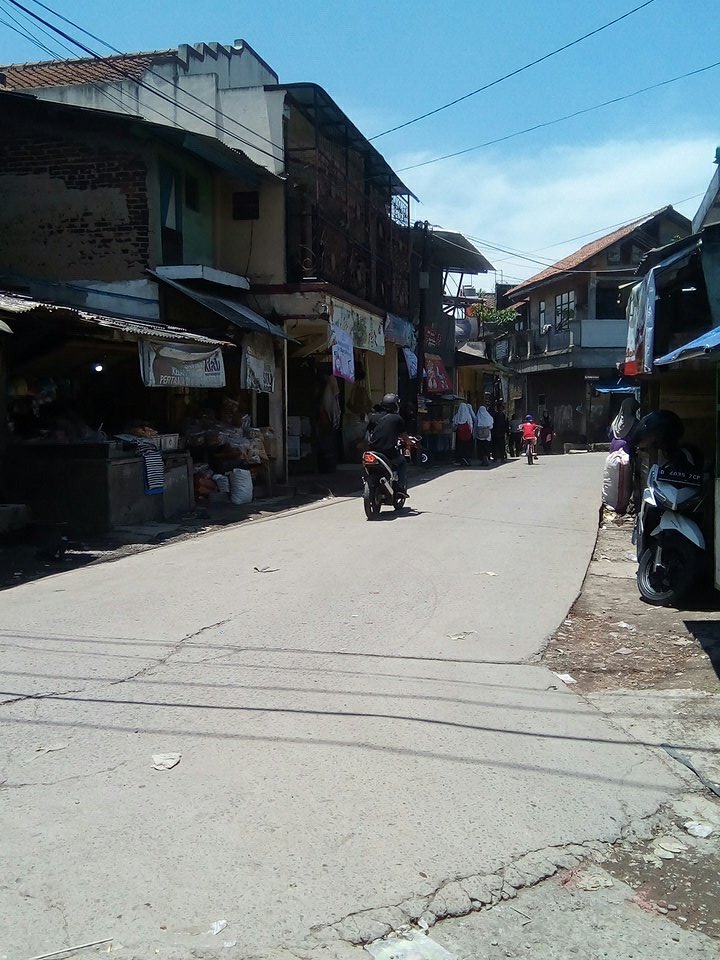 Aboebol's tweet photo. @PRFMnews jln.altrnatif pasar cibiuk mulai lenggang https://t.co/ezZRsyFmyh
