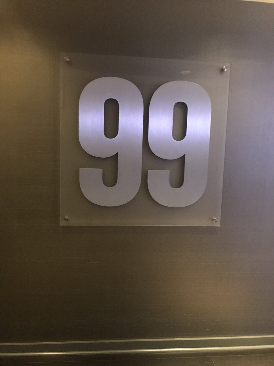 MeetAaronThomas's tweet image. #NETWORKTONETWORTH Enjoyed my first event @ChiLoopAlliance at @SkydeckChicago’s #99thfloor event space! Great job! #chicago #networking #thursday #willistower #chicagoloop #Chicagoland