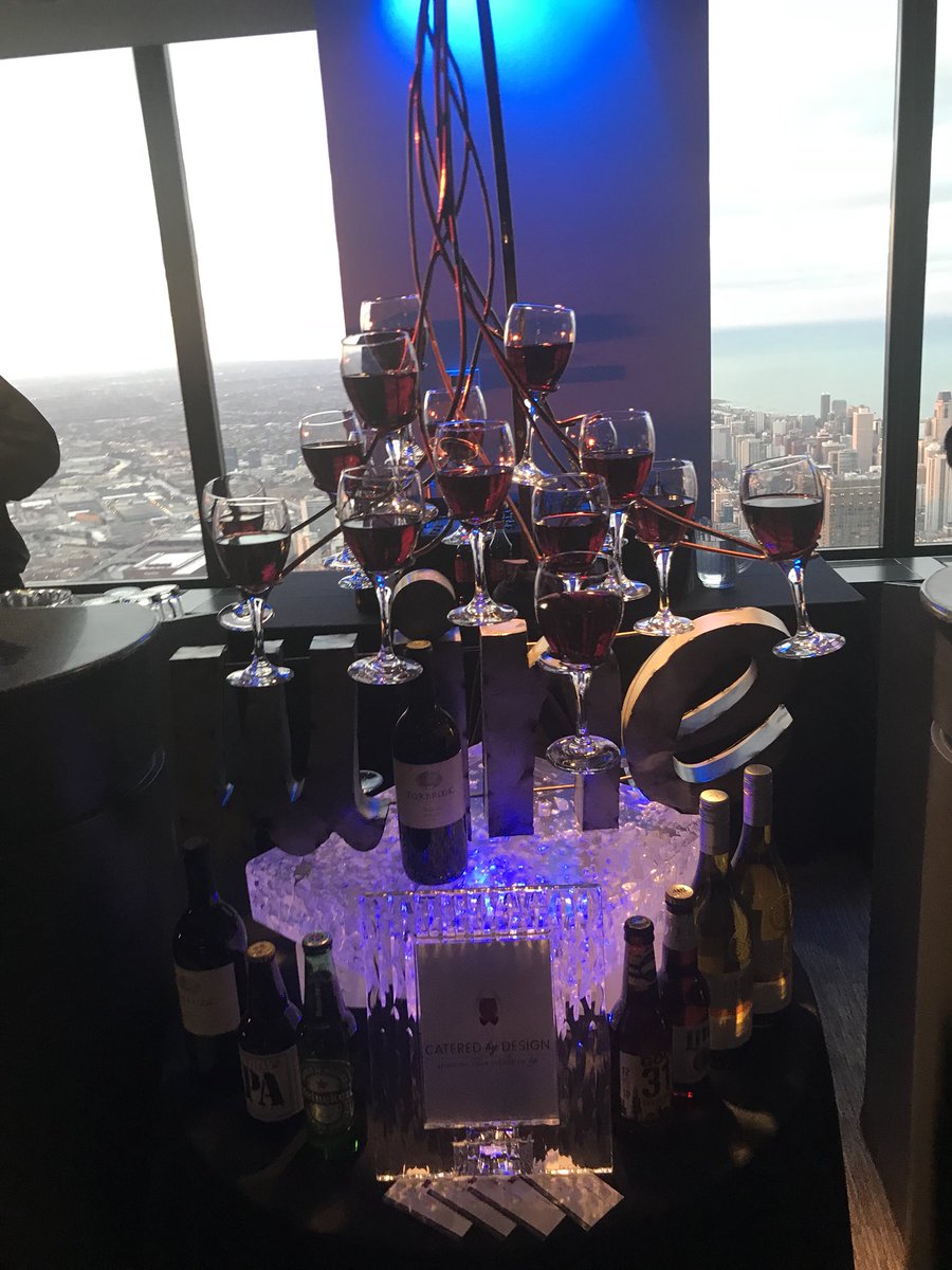 MeetAaronThomas's tweet image. #NETWORKTONETWORTH Enjoyed my first event @ChiLoopAlliance at @SkydeckChicago’s #99thfloor event space! Great job! #chicago #networking #thursday #willistower #chicagoloop #Chicagoland