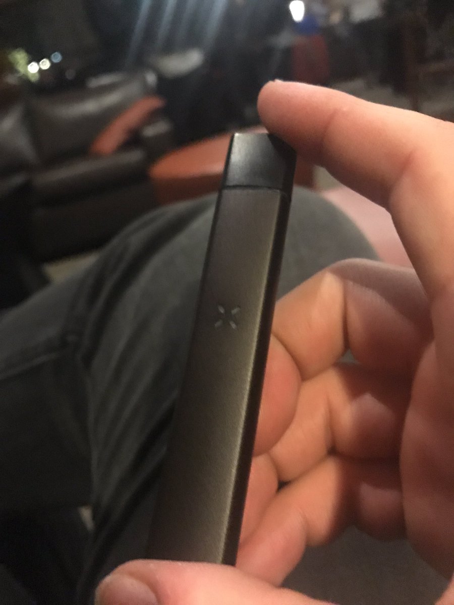BlasphemousBiII's tweet photo. Got myself a @PAXvapor #Era today with some #BubbaKush #LiveResin ... im liking this hardware and oil.  Can't wait for these to come to #Canada https://t.co/b8DzgGZoqt