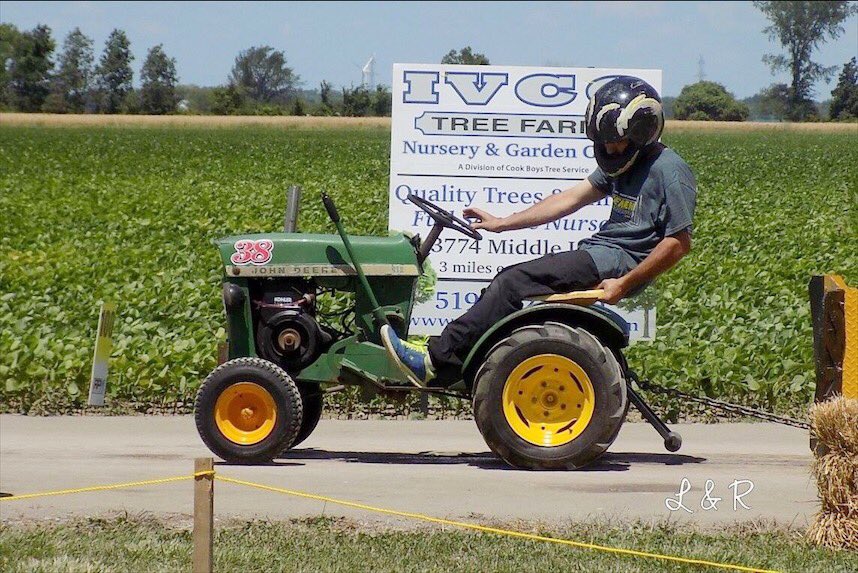 BonneauRichard's tweet photo. Some Essex Kent Garden Tractor Pullers tractors #fullpull #justgonnasendit https://t.co/CBw22U8Jag