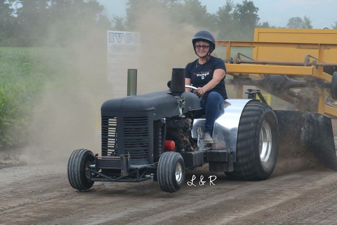 BonneauRichard's tweet photo. Some Essex Kent Garden Tractor Pullers tractors #fullpull #justgonnasendit https://t.co/tQELtB67f0