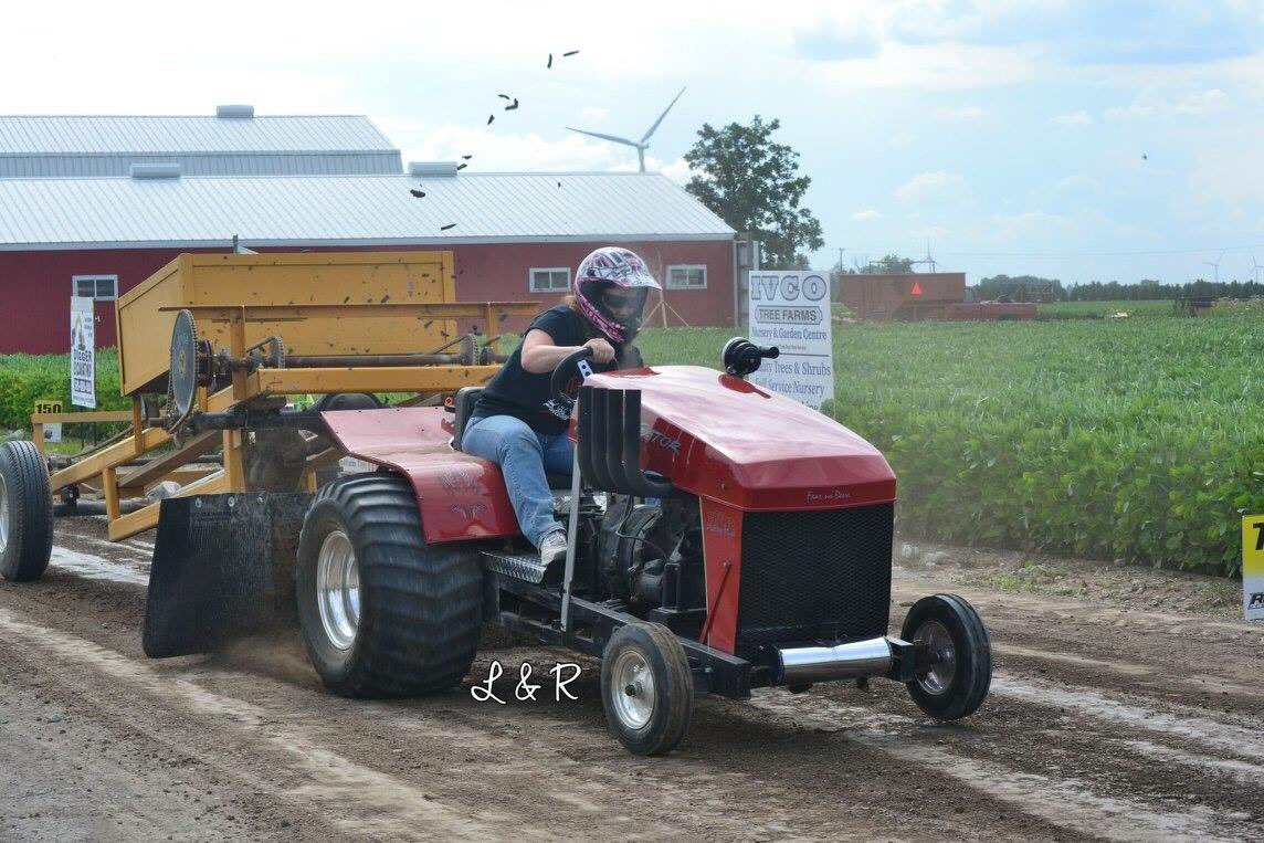 BonneauRichard's tweet photo. Some Essex Kent Garden Tractor Pullers tractors #fullpull #justgonnasendit https://t.co/VvgHQUgRB4