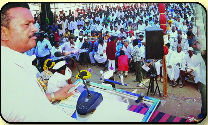 ameetakumar's tweet photo. Res, Shri @AmitShah ji leader of bjp shri @SDHiregoudar he had done in his son marriage with other all cast 38 pairs in the presence of political leaders and Great Swamiji’s always he is front of social service so please give him #Muddebihal_Assembly_BJP_Ticket https://t.co/hdP3Pw0Smx