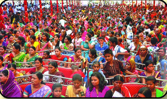 ameetakumar's tweet photo. Res, Shri @AmitShah ji leader of bjp shri @SDHiregoudar he had done in his son marriage with other all cast 38 pairs in the presence of political leaders and Great Swamiji’s always he is front of social service so please give him #Muddebihal_Assembly_BJP_Ticket https://t.co/hdP3Pw0Smx