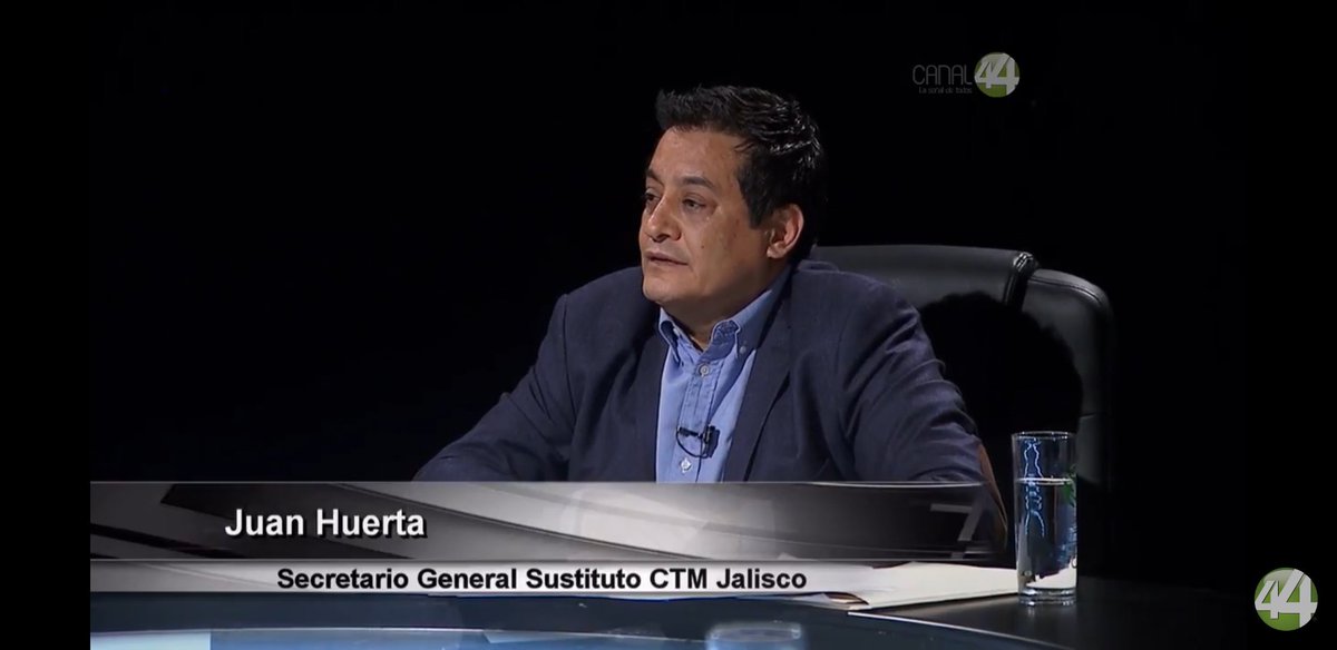 En #Ruta44 "Reto del Salario Digni" el Lic. Juan Huerta: 
Hay 3 factores fundamentales para un mejor sueldo 
1. Los empresarios con un papel responsable 
2. Que los gobiernos no agobien con más impuestos
3. Sindicalismo responsable 
#UnidadYTrabajo <a href="/CANAL44TV/">Canal 44</a>