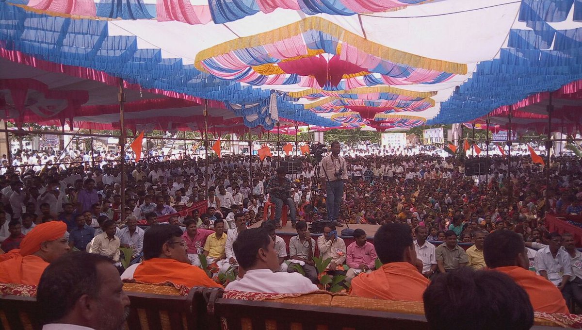 MBidarakundi's tweet photo. Respected, Shri @AmitShah ji BJP leader of Muddebihal sri @SDHiregoudar participating all costs program in this way he is faithful person to all castes so please give the #Muddebihal_Assembly_BJP_Ticket https://t.co/9XZ9zqMaYA
