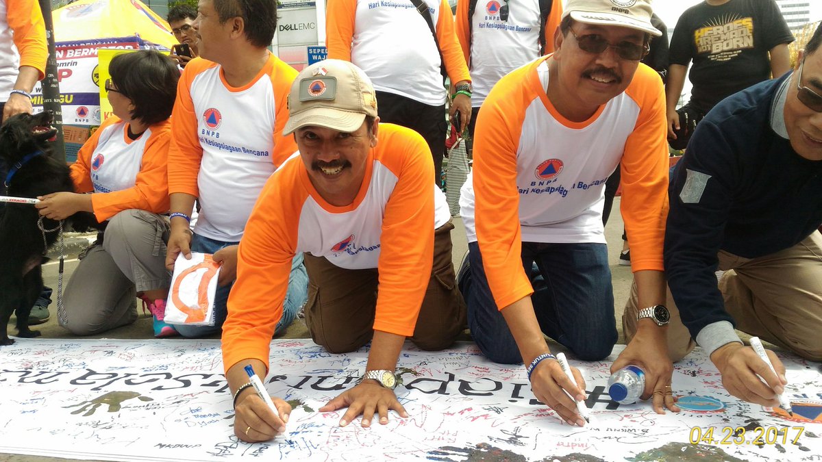 GustonDKI's tweet photo. TOMORROW IS TODAY
#SiapUntukSelamat #SafetyForLife #PahamiHKBtanyasaya #PahamiSOPEWS #PahamiSOPICS #PahamiSOPEvakMandiri #PahamiSOPJalurEvak #PahamiSOPTitikKumpul              #PahamAwalDariTangguh
The future belongs to those who prepare for it today. (Malcom X) @BNPB_Indonesia https://t.co/shVBHySilg