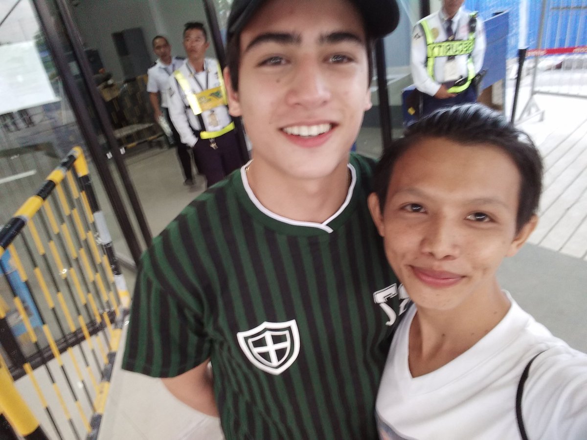 YrielMendigo18's tweet photo. Ang saya ko nagkita na naman tayo ulit love u.

MEGABello MARCOGALLO

@itsmeMarcoG https://t.co/UgWx6pIwjd