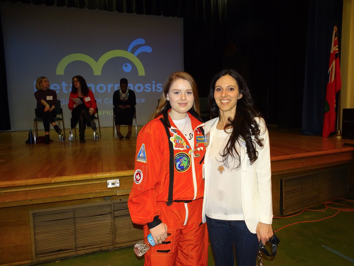 keeley_aird's tweet photo. Today, I had the most incredible day! I presented 2 prehistoric fossil workshops, participated in a STEM Talk, spoke on a panel &amp; the closing remarks for the @MetamorphSTEM Girls in STEM Conference all because of the phenomenal @n_m_anthony! #SheInspiresMe #MORPH2018 https://t.co/1tZY9vUaWV