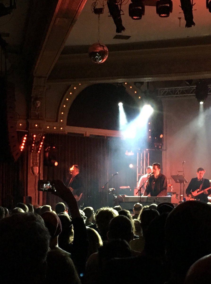 Hey <a href="/tmbg/">They Might Be Giants</a>! A pic of my friend taking a pic <a href="/CrystalPortland/">Crystal Ballroom</a>! Only in Portland #pdxrocks #AnaNg #drworm