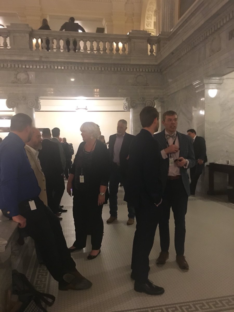 AbbyActon's tweet photo. Final night of the UT Leg Session! No where else is this busy on a Thursday night at 10:30pm. Haha! #UtLeg #FinalDay #2018Session https://t.co/97cbXZzg0v
