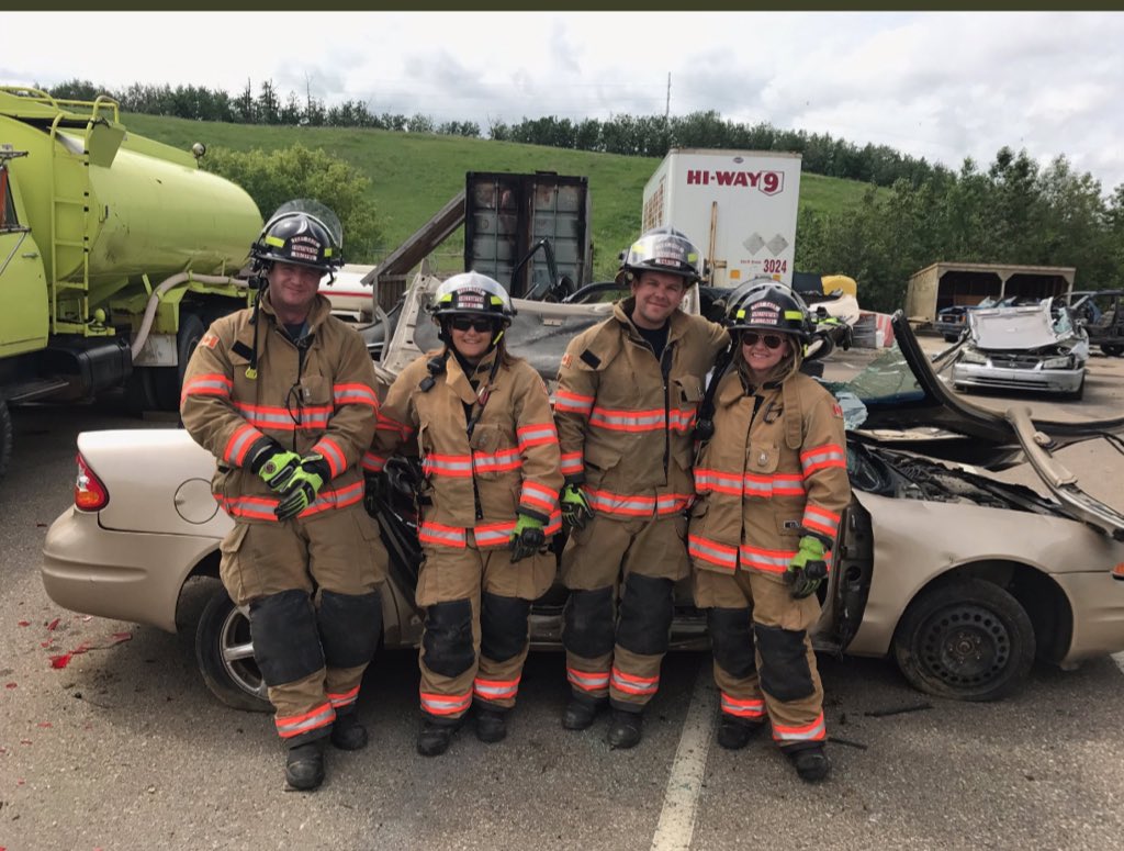 bheesing's tweet image. #internationalwomensday2018  Proud of all the Women of #FortSaskFD in all that they do for the #FortSask community. Thank you for your ongoing commitment to the fire team and family. #teamwork