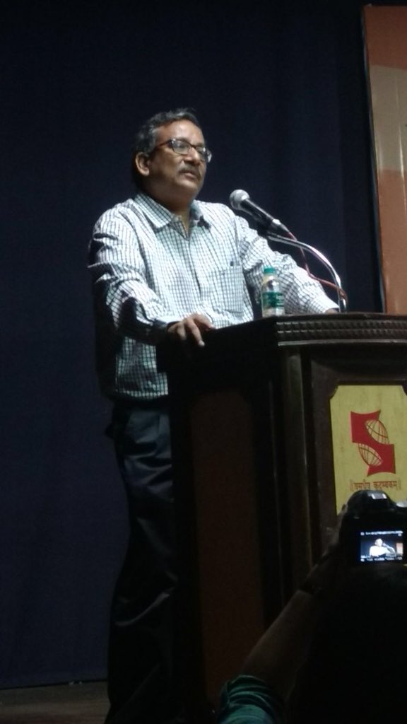 rao_nikitha's tweet photo. Mr. Anil Singh addresses the audience at the Young Communicator’s Conclave in #Symbiosis ! #PRCItweets #PRCI #YCC #Youth4Change https://t.co/L0kG4lqJVv