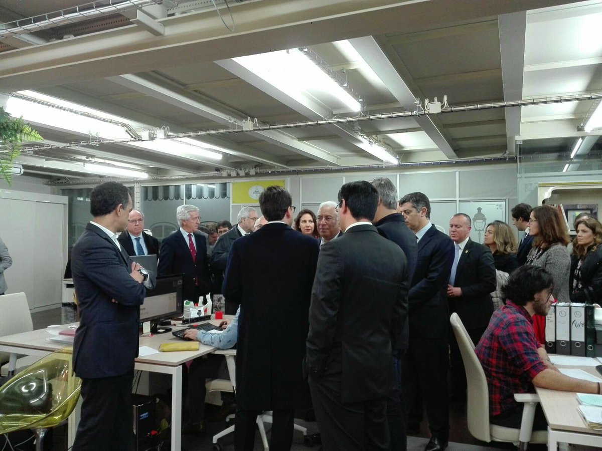 O INESC TEC acompanha esta manhã o Primeiro Ministro António Costa e a sua comitiva no 3º Roteiro de #Inovação, dedicado ao setor do #calçado. A visita já começou no Grupo Procalçado. O INESC TEC marca presença no âmbito dos projetos que tem desenvolvido com impacto no setor.
