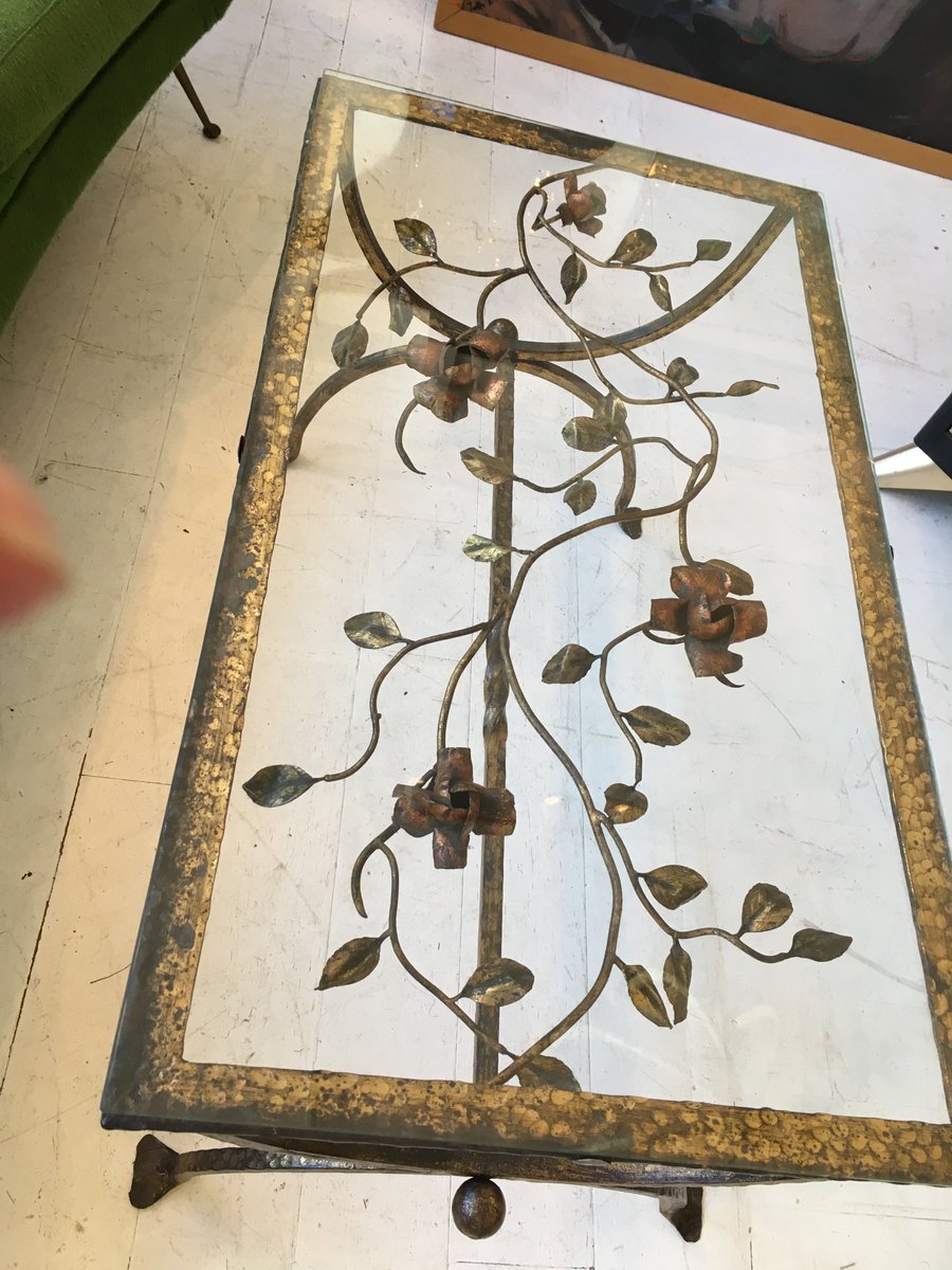 Dickson_Rendall's tweet photo. Gilded iron coffee table depicting flowers and foliage,fine original condition, good patination.

French circa 1970s

Measurements
Width 32” 81 cms
Depth 18” 46cms
Height 18.5” 47cms

https://t.co/ouxBvuQXFY https://t.co/PH3ALInZbp