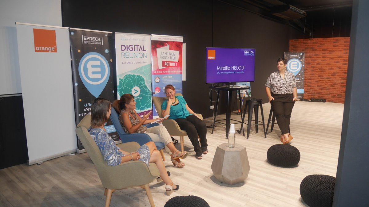 Digital_Reunion's tweet photo. Ce matin, à l'occasion de la #SocialGoodWeek a eu lieu notre #RegardsCroisés sur "La technologie au service du lien social". Le #RC était animé par des femmes du numérique à La Réunion, qui nous ont rappelés que "Science sans conscience n'est que ruine de l'âme". https://t.co/e5RhiXp8CP