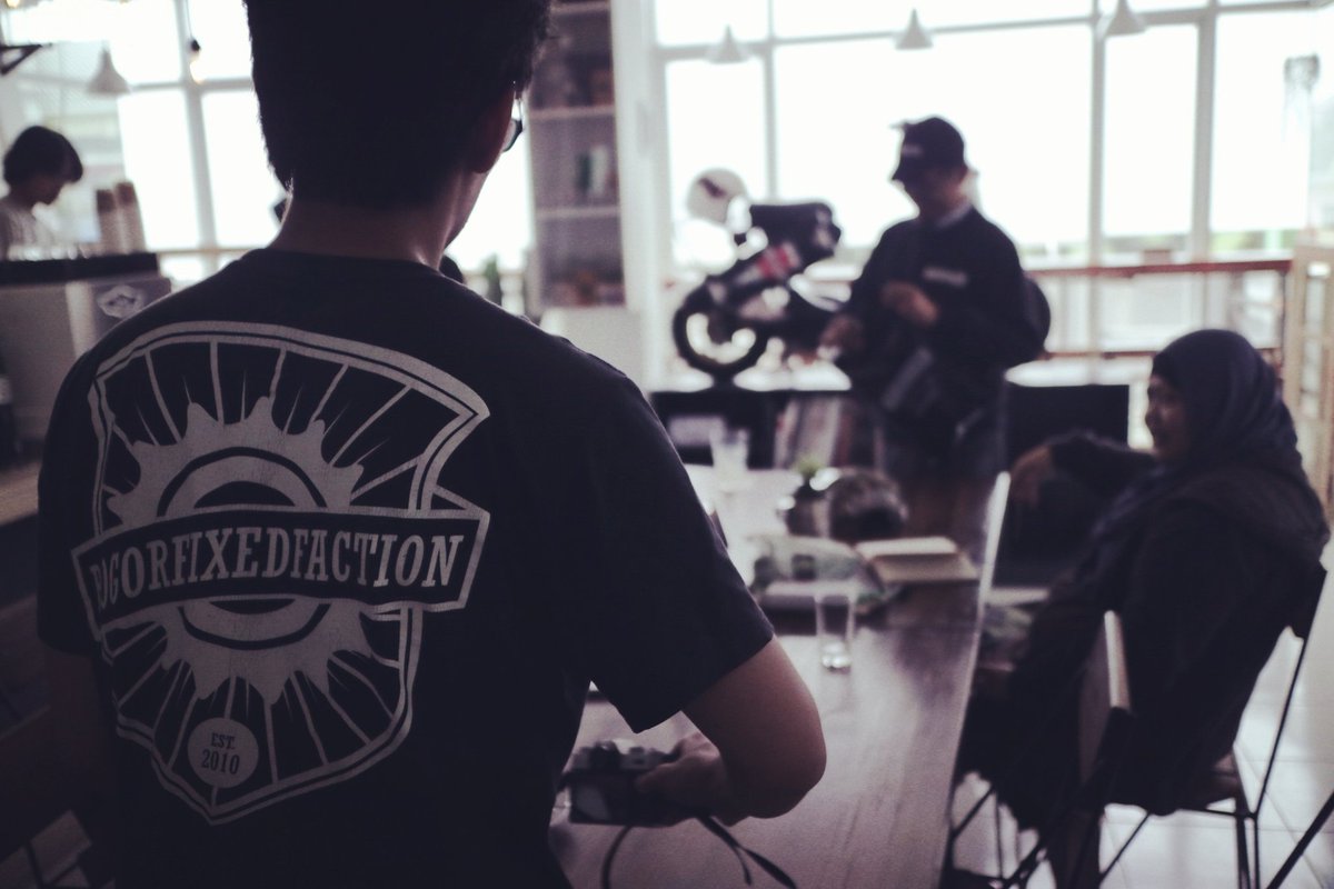 BGRFixedFaction's tweet photo. Weekend is Comming Fellas ! Ride Your Bike Meet Some Friend and Greet Another Cyclist π
#bgrfixedfaction #cyclingonweekend #fixedgear https://t.co/StP1pP9fJA