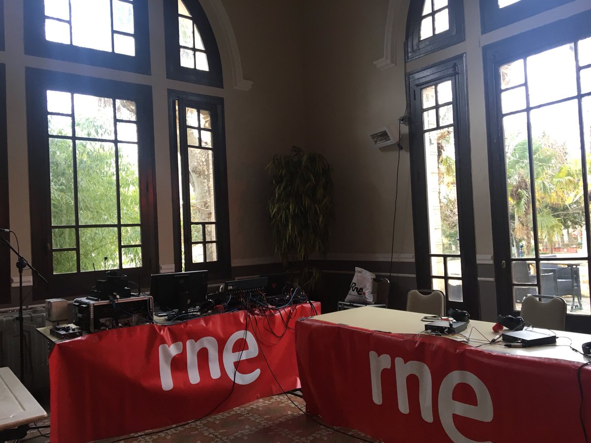 vueltayvueltaRN's tweet photo. Hoy estamos en @TermasPallares, en el municipio zaragozano de #AlhamaDeAragón. Desde allí hacemos @vueltayvueltaRN de @rne con @HHmanolo. ¡Te esperamos a partir de las 12 h! https://t.co/y50U9PhUuD